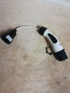 Adapter Ladekabel für Typ 2 Ladesäule auf Schuko (16A)