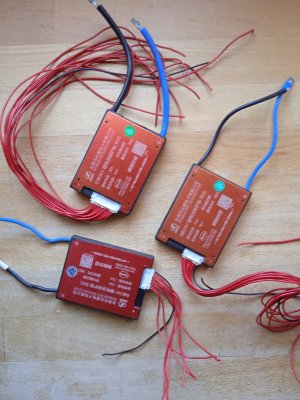 3 Batteriemanagementsysteme von Daly